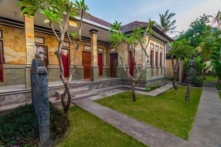 Kputra Homestay Amed  Exterior photo