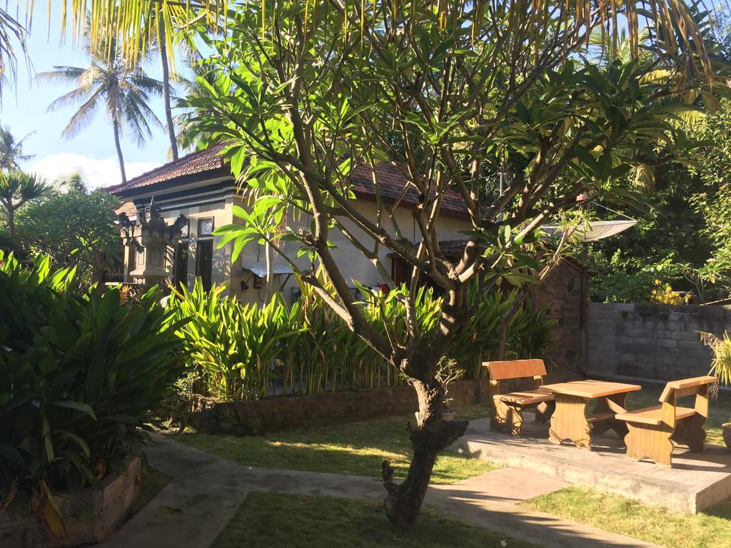 Kputra Homestay Amed  Exterior photo